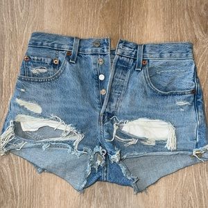 Levi cut off shorts, W26, light wash